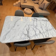 大理石1枚板ダイニングテーブル&イームズチェア4脚の画像