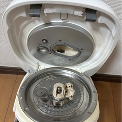 TOSHIBA 炊飯器 5.5合炊き 真空圧力IH保温RC-10VQCの画像