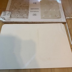 ＆NE 珪藻土バスマット＆スタンド 2点セット（中古）の画像