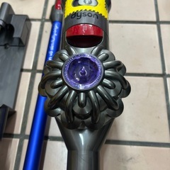 Dyson V8 Slim Fluffy コードレス掃除機の画像