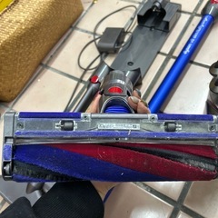 Dyson V8 Slim Fluffy コードレス掃除機の画像