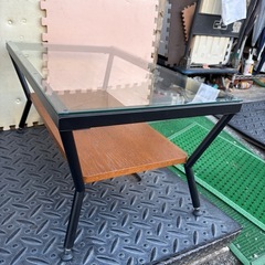 Franc Francと思われるコーヒーテーブル　ガラステーブル　の画像