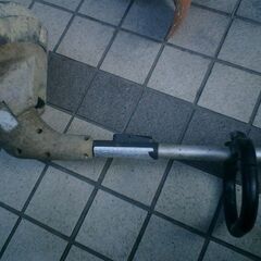 草刈機　刃物無し　動作OK　一様刃物が無いのでジャンクとします　の画像