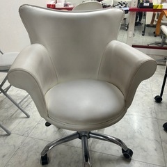 回るフカフカ椅子、まとめて4脚の画像