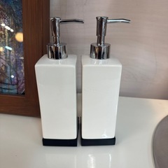 ローションボトル　b2c １つの画像