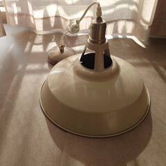 ペンダントライト（ベージュ）／川崎駅周辺受け取りの画像