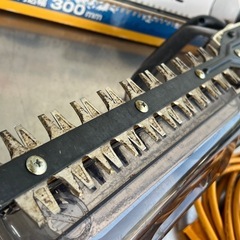 B222◇リョービ ヘッジトリマ◇300mm◇生垣バリカン◇植木の刈込 剪定◇軽量ボディ◇HT-3032の画像