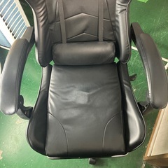 ゲーミングチェア　椅子　ブラックの画像
