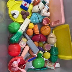 キティーおままごとセット＋お野菜ありありの画像