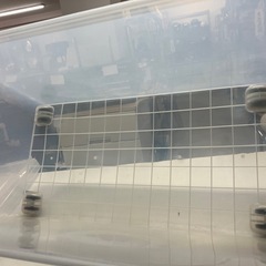 ロ 2511-337 キャスター付き 収納ボックス 少し割れてます キズ 汚れありの画像
