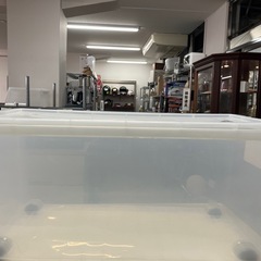 ロ 2511-337 キャスター付き 収納ボックス 少し割れてます キズ 汚れありの画像