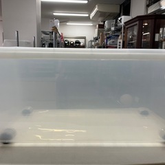 ロ 2511-337 キャスター付き 収納ボックス 少し割れてます キズ 汚れありの画像