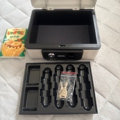 【お取引者決定】
金庫の画像