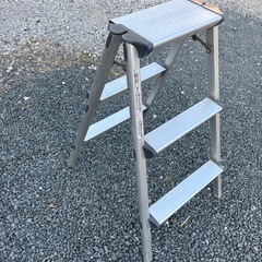 ●３段アルミ脚立●の画像