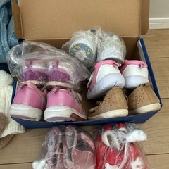 子供衣類　　靴11  12 　14  15 　帽子　80　90 100の画像
