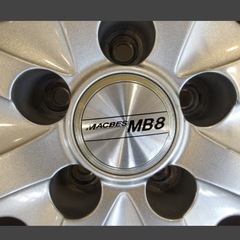 15インチ！山あります！スタッドレスタイヤの画像