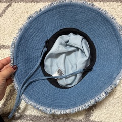 ジーユーのハットの画像