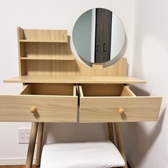 鏡台(椅子付き)の画像