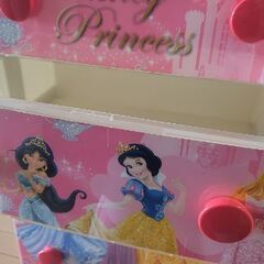 ディズニープリンセスチェスト（タンス、衣類収納）の画像
