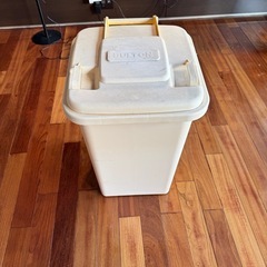 DULTONゴミ箱の画像