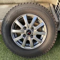 ⭕️スタッドレスタイヤ⭐️綺麗⭐️バリ山⭐️の画像