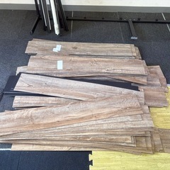 フロアタイル 70枚 約6畳分　置くだけ吸着タイプ　の画像