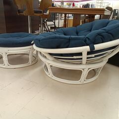 リユースのサカイ栃木店★ジモティ割あり★  1人掛けソファー（オットマン付） ネイビー×ホワイト W100×D100×H51 クリーニング済み TC11575の画像