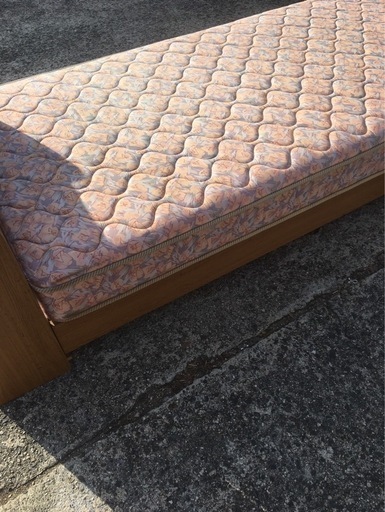 売り切れ　シングルベッド　ベッド　bed