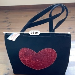 赤いハートスパンコール　バッグの画像