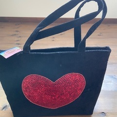 赤いハートスパンコール　バッグの画像