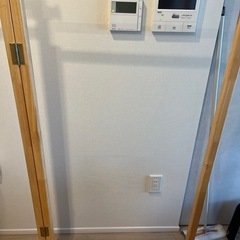 差し上げます！木製ハンガーラック　キャスター付きの画像