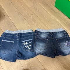 150センチ　デニムショートパンツの画像