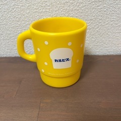 ★未使用品★パンどろぼう コラボデザイン カルピス マグカップ 白/黄色の画像