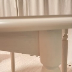 シャビーシック ホワイト楕円テーブルの画像