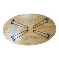 折りたたみ　
楕円テーブルの画像