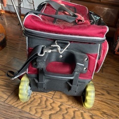 ボーリングキャリーバッグ赤の画像