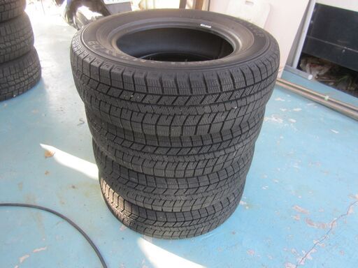 スタッドレスタイヤ　ダンロップ175/70R13