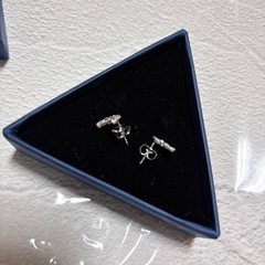 HARU & OneDay 月型ストーンピアスの画像