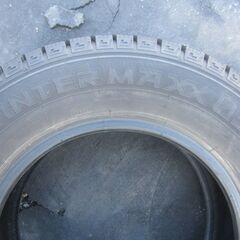 スタッドレスタイヤ　ダンロップ175/70R13の画像