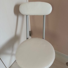 ニトリ折りたたみ椅子の画像