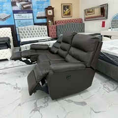 🛋️本革・電動リクライニングソファの画像