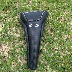 オークリーヘッドカバーの画像