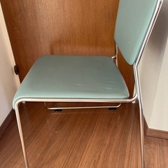 スチール椅子の画像