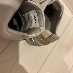 ＋diana（プラスダイアナ） 【6cm】クリスタルバックルヒールアップスニーカーの画像