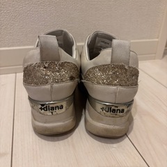 ＋diana（プラスダイアナ） 【6cm】クリスタルバックルヒールアップスニーカーの画像