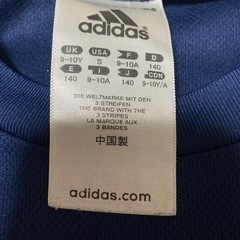 adidasティシャツの画像