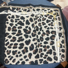 ピンキーアンドダイアンハンカチの画像