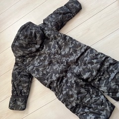 べべ　カバーオール　アウター　ベビー　迷彩柄　70〜80の画像