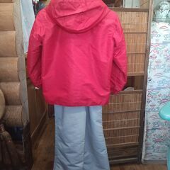 子供　ジュニア　スキーウェア　１３０サイズ　上下　の画像