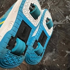 輪付きの靴の画像